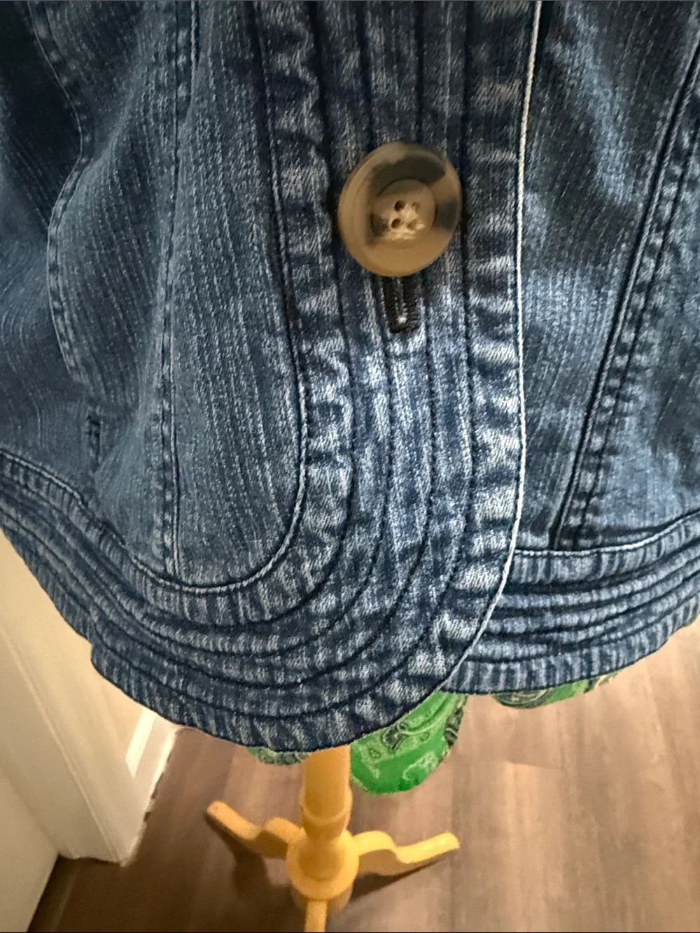 Coldwater Creek Medium Blue Denim Jacket with Button Front. Cotton. - Picture 3 of 9